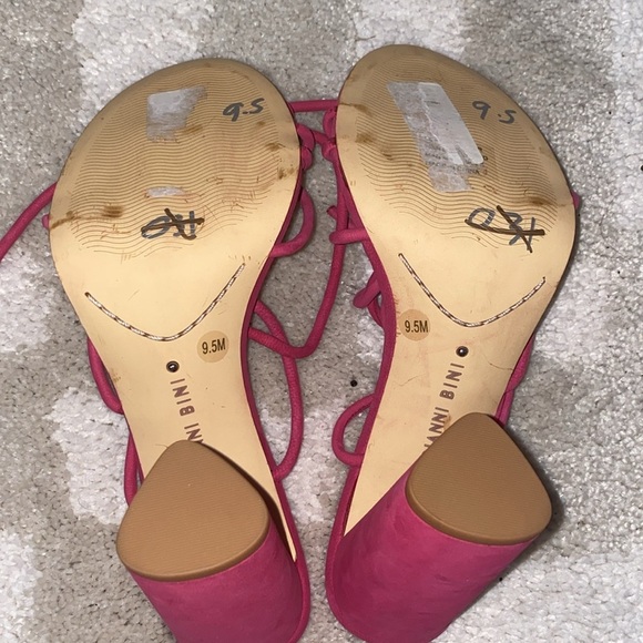 Gianni Bini Frayya Suede Strappy Ankle Wrap Toe Loop Sandals, Magenta - Picture 6 of 6